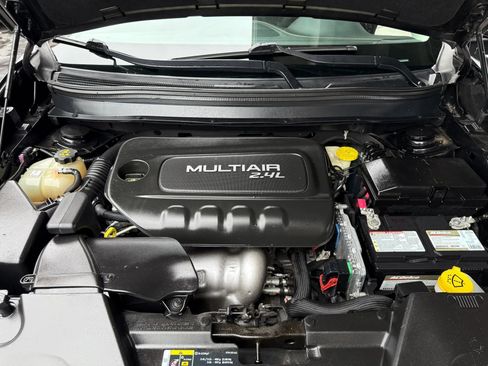 Used 2016 Jeep Cherokee Sport FWD image 24
