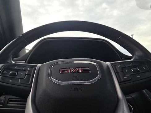 Used 2021 GMC Yukon XL SLT w/ Rear Media and Nav Package image 28