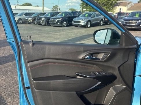 Used 2025 Chevrolet Trax RS image 16