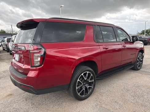 Used 2024 Chevrolet Suburban RST w/ Luxury Package image 4