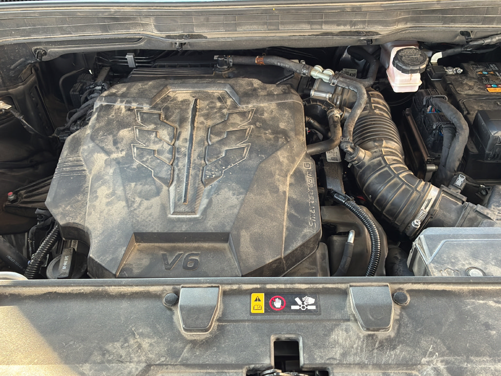 Used 2024 Kia Carnival EX FWD image 35