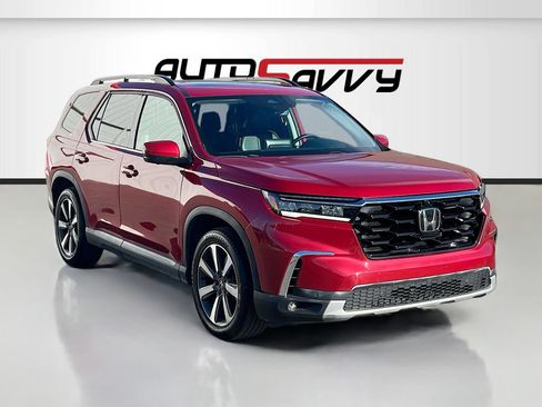 Used 2025 Honda Pilot Elite image 1