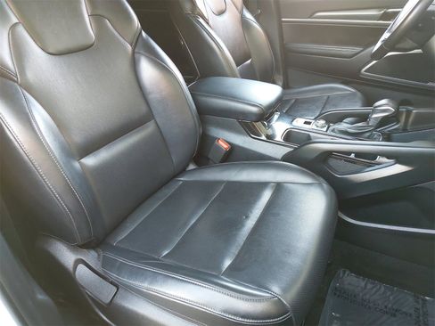 Certified 2022 Kia Telluride LX image 10