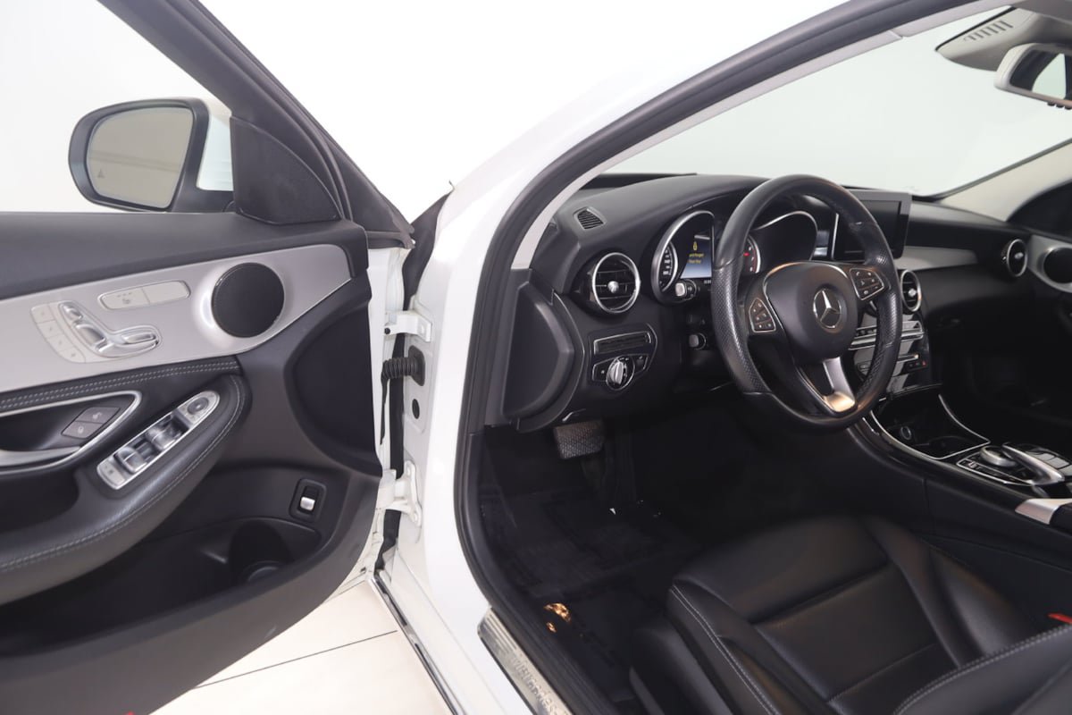 Used 2016 Mercedes-Benz C 300 4MATIC Sedan image 40