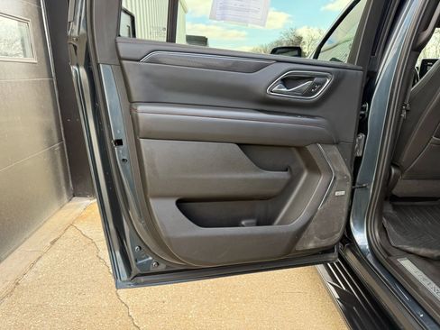 Used 2021 Chevrolet Suburban RST w/ Luxury Package image 14