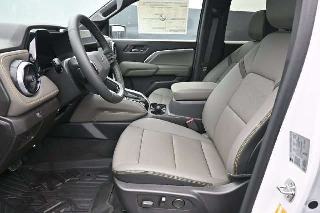 New 2026 Chevrolet Colorado ZR2 w/ Technology Package AWD/4WD image 16