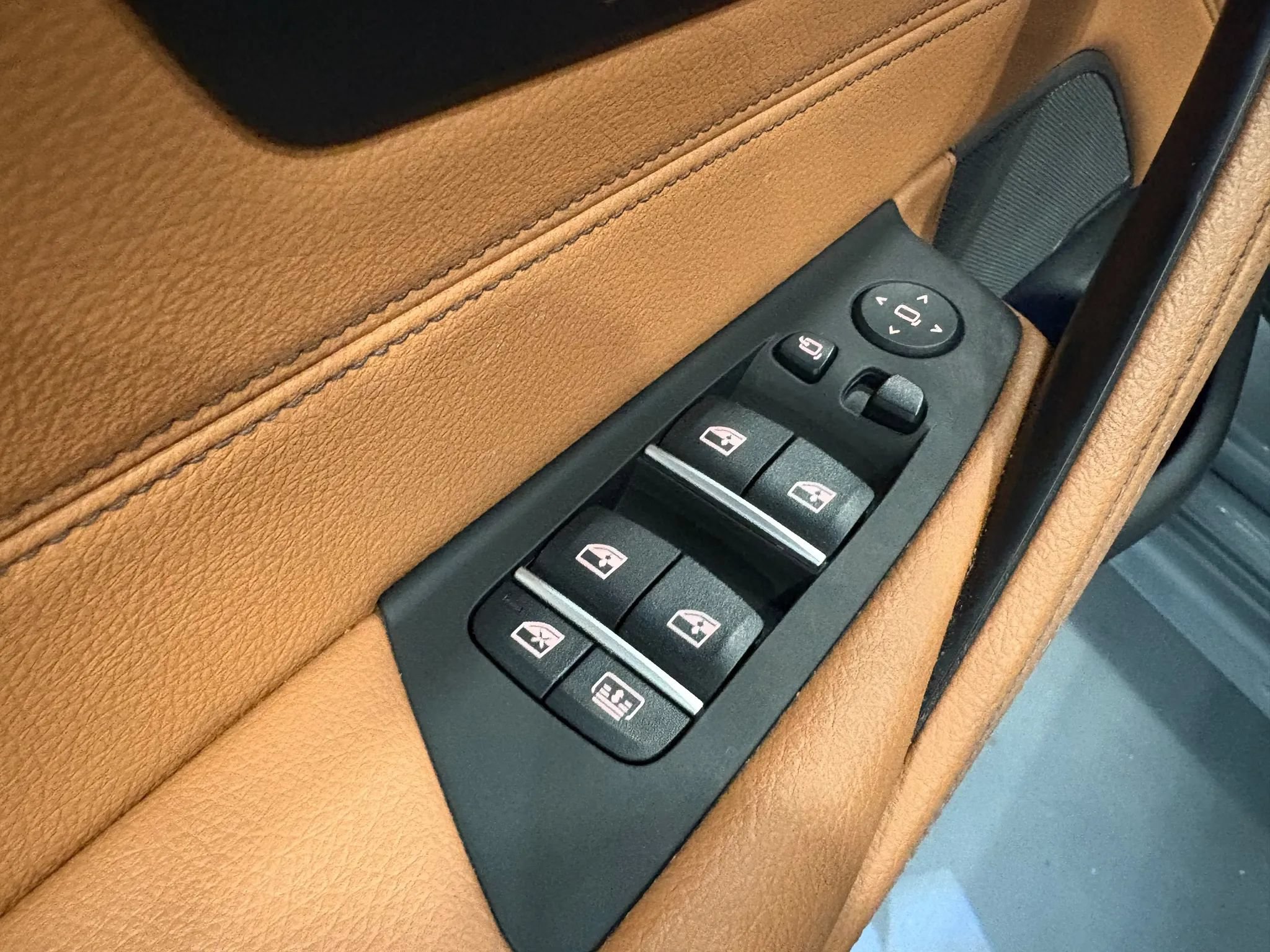 Used 2023 BMW M550i xDrive w/ Executive Package AWD/4WD image 26