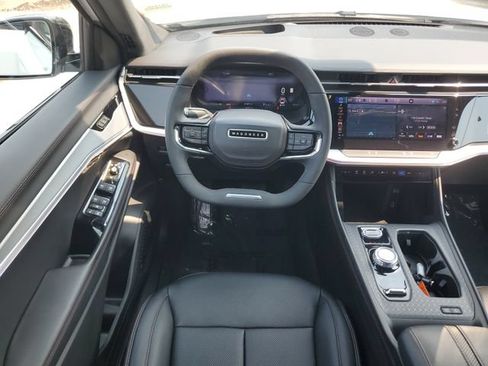 Used 2024 Jeep Wagoneer Launch Edition AWD/4WD image 18