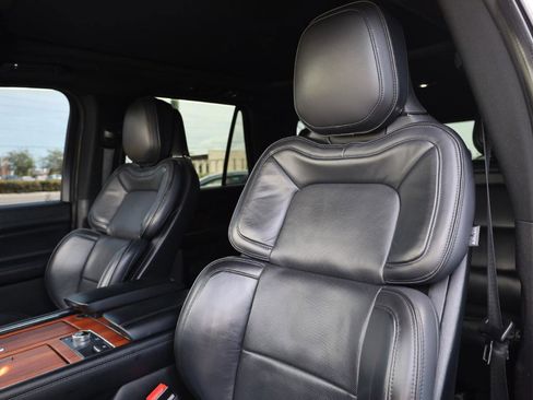 Used 2019 Lincoln Navigator L Reserve AWD/4WD image 6