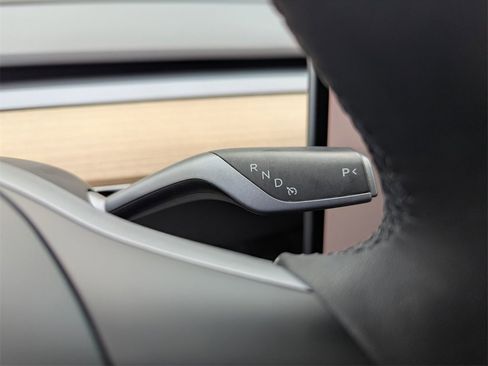 Used 2023 Tesla Model Y Long Range image 28