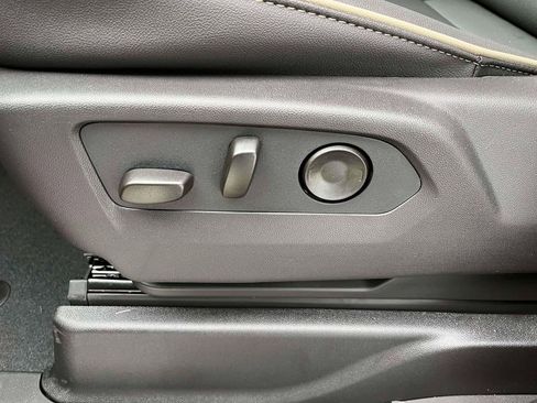 New 2026 GMC Yukon XL Elevation image 25