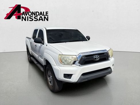 Used 2014 Toyota Tacoma PreRunner w/ SR5 Package RWD image 2