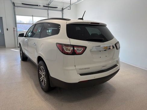 Used 2017 Chevrolet Traverse LT image 4