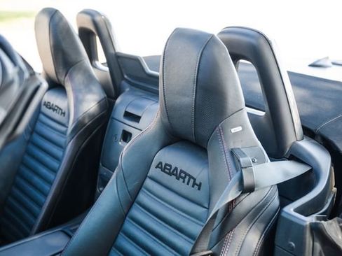 Used 2020 FIAT 124 Spider Abarth w/ Convenience Group image 27