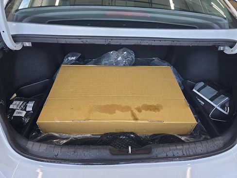 Used 2025 Hyundai Elantra Hybrid FWD image 13
