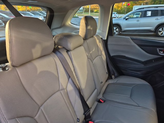Used 2020 Subaru Forester Premium AWD/4WD image 16