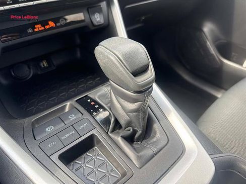 Used 2025 Toyota RAV4 XLE FWD image 26