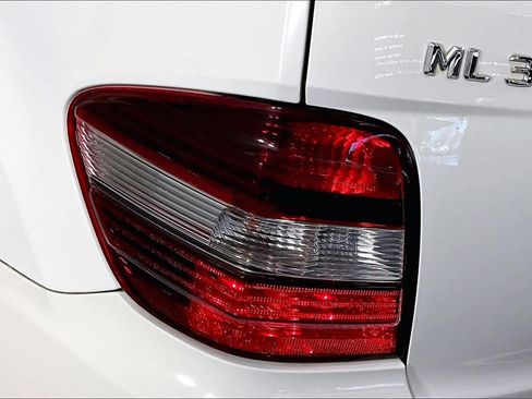 Used 2011 Mercedes-Benz ML 350 2WD image 26