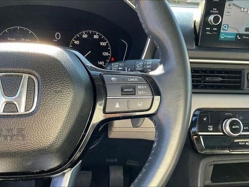 Used 2025 Honda Pilot Touring image 12