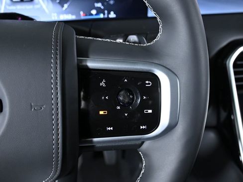 New 2025 Nissan Armada Platinum Reserve image 11