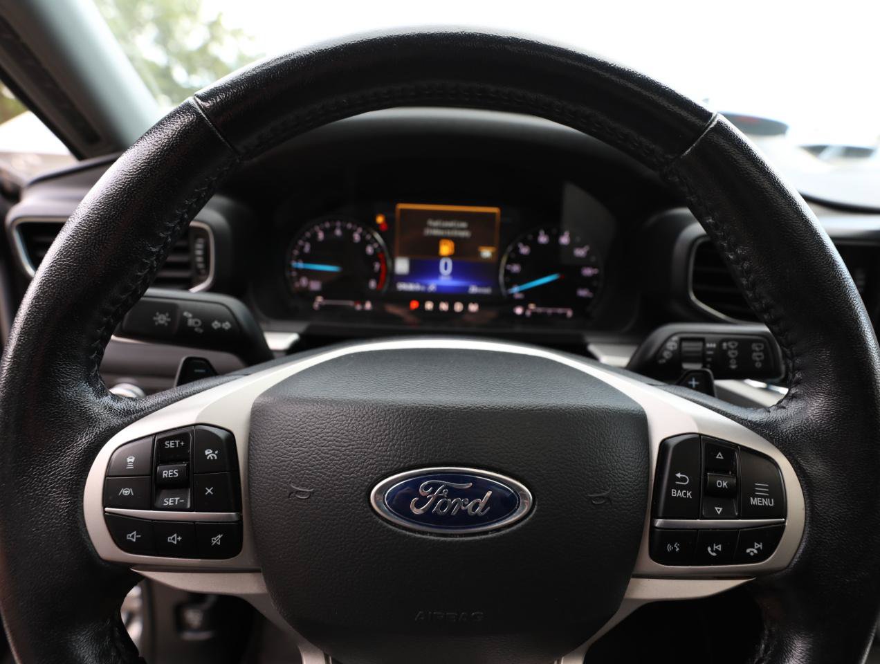 Used 2021 Ford Explorer XLT w/ Equipment Group 202A AWD/4WD image 30