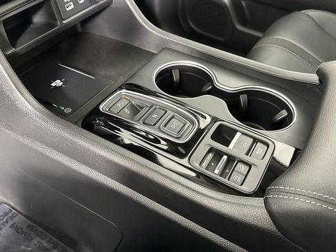 Certified 2025 Honda Pilot Touring image 19