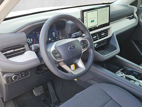 New 2026 Ford Explorer Active RWD image 3