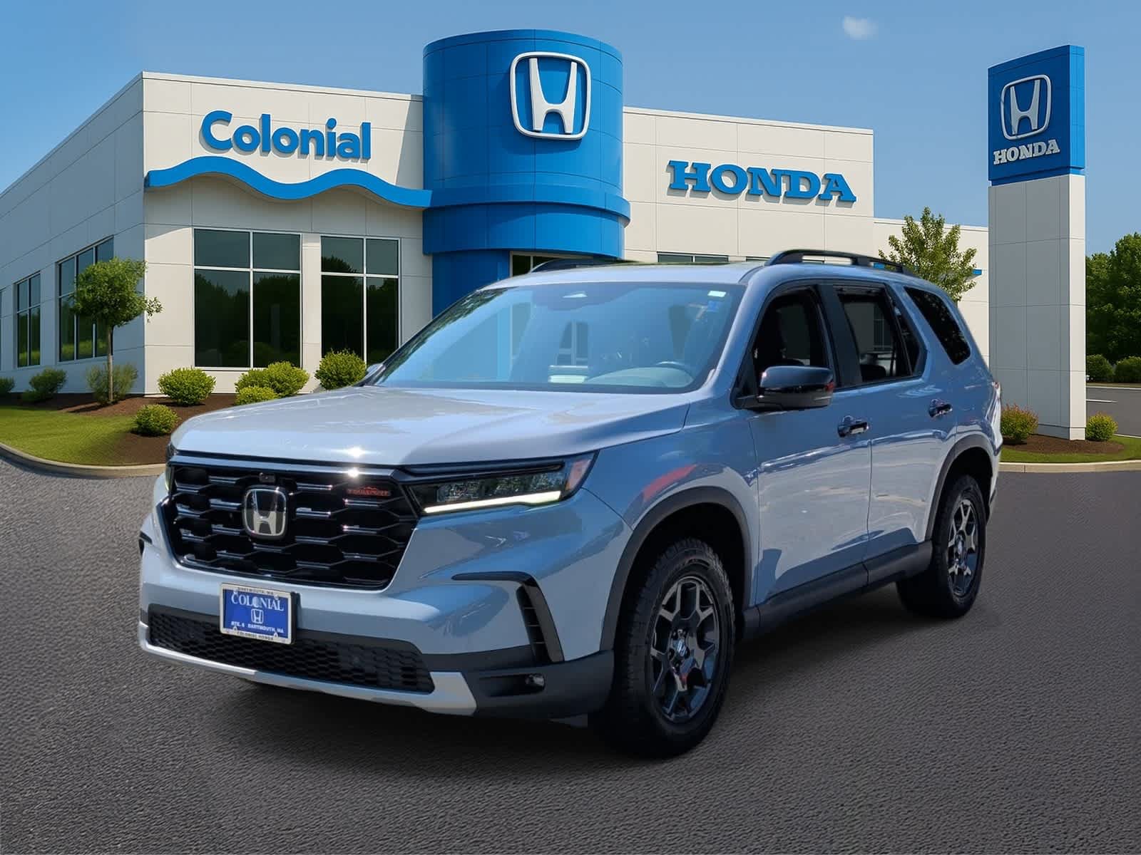Used 2025 Honda Pilot TrailSport image 1