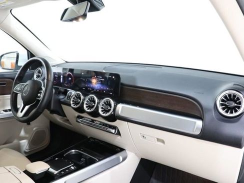 Used 2022 Mercedes-Benz GLB 250 4MATIC image 13