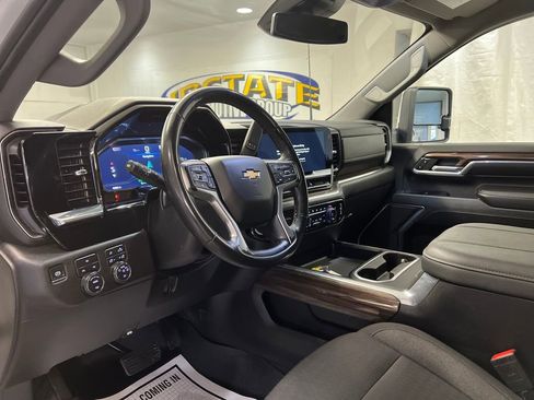 Used 2024 Chevrolet Silverado 2500 LT AWD/4WD image 25