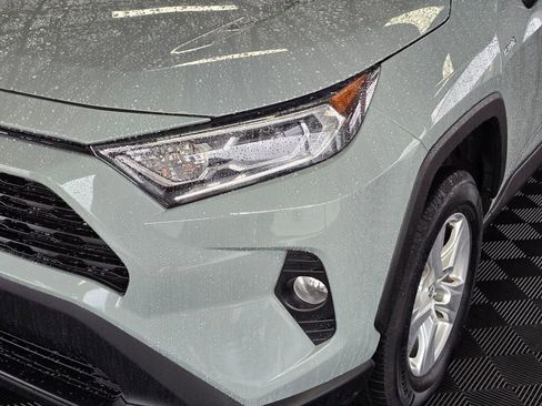 Used 2021 Toyota RAV4 XLE image 10