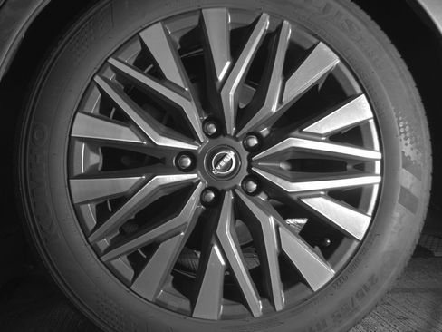 Used 2025 Nissan Altima 2.5 SV image 14