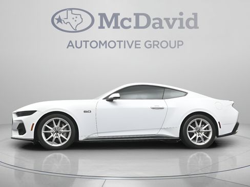 Used 2025 Ford Mustang GT Premium RWD image 27