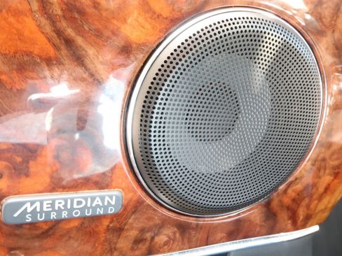 Used 2017 Jaguar XJ R-Sport image 39