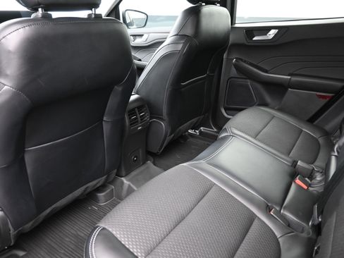 Used 2023 Ford Escape SE image 21