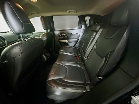 Used 2018 Jeep Cherokee Limited FWD image 27