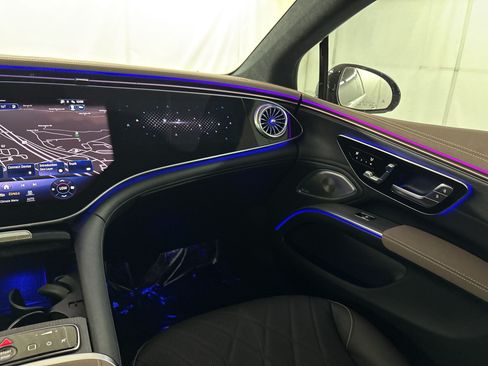 Certified 2023 Mercedes-Benz EQS 580 4MATIC Sedan w/ Exclusive Trim Package image 29