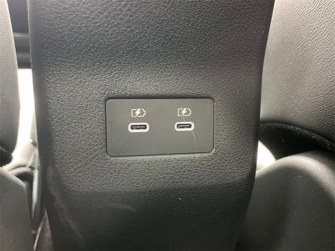 Certified 2025 Nissan Kicks SR image 22