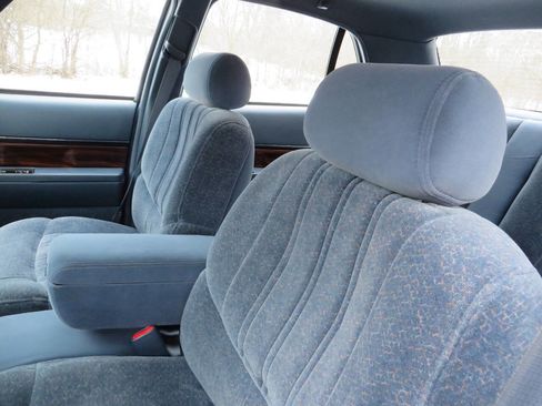 Used 1998 Buick Le Sabre Custom w/ Headliner Lighting Pkg image 10