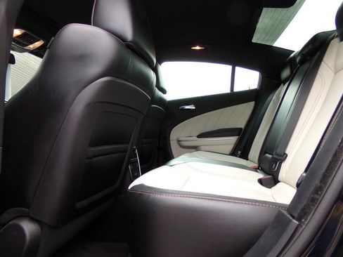 Used 2016 Dodge Charger SXT w/ AWD Premium Group image 23