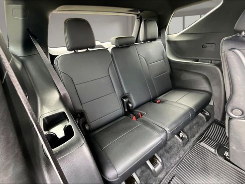Used 2024 Chevrolet Traverse LT w/ Enhanced Driving Package FWD image 25