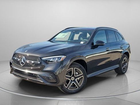Certified 2026 Mercedes-Benz GLC 300 image 2