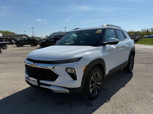 Used 2024 Chevrolet TrailBlazer LT w/ Driver Confidence Package image 12