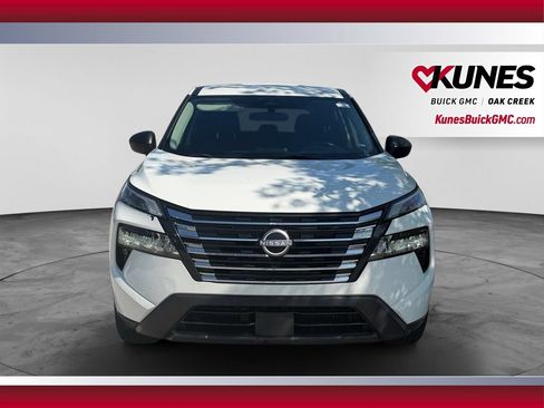 Used 2024 Nissan Rogue S FWD image 3