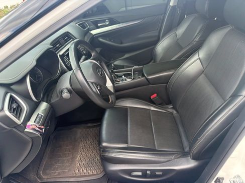 Used 2021 Nissan Maxima 3.5 SV w/ Floor Mat Group FWD image 12