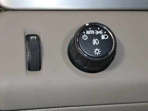 Used 2017 GMC Yukon SLT w/ Open Road Package image 38