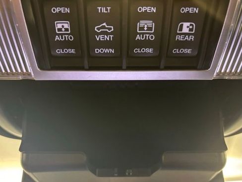 Used 2025 RAM 1500 Laramie w/ Laramie Southwest Edition image 40