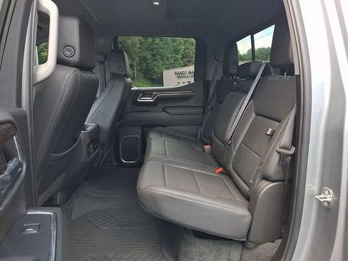 Used 2024 Chevrolet Silverado 1500 LT Trail Boss w/ LT Trail Boss Premium Package AWD/4WD image 10