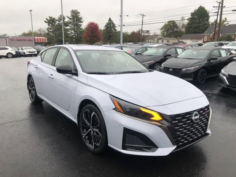 New 2025 Nissan Altima 2.5 SR w/ SR Premium Package image 15