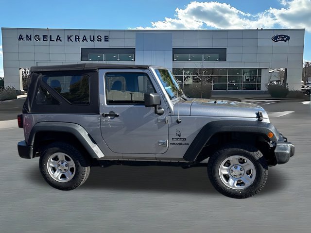 Used 2016 Jeep Wrangler Sport w/ Connectivity Group AWD/4WD image 10